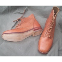AUSTRALIAN ARMY AIF WW1 & WW2 BROWN LEATHER BOOTS