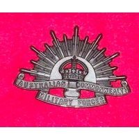 RISING SUN HAT BADGE WW1 WW2 METAL