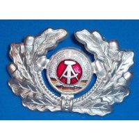 EAST GERMAN CAP BADGE OFFICER SMALL