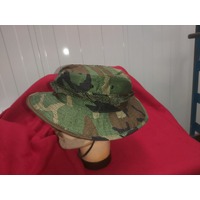 BOONIE HAT CAMOUFLAGE  NEW MADE IN PHILIPINES  WOODLAND Size medium