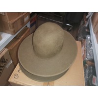 AUSTRALIAN ARMY SLOUCH HAT FUR FELT GENUINE ISSUE DOME TOP NEW 55cm WITH PUGAREE & CHIN STRAP