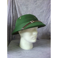 VC/NVA PITH HELMET VIETNAM WAR - GREEN NEW MADE WITH BADGE