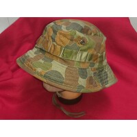 GIGGLE BUCKET HAT AUSCAM medium 56-58cm WITH CHIN CORD NEW DESIGN