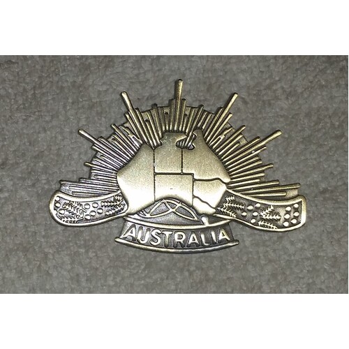 MAP OF AUSTRALIA RISING SUN HAT BADGE - TOURIST MODEL