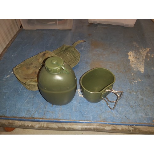 BRITISH PLASTIC CANTEEN WITH CUP