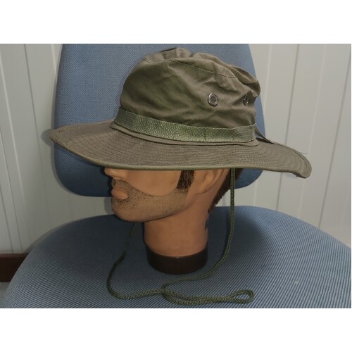 Wide brim bush hat hotsell