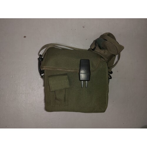 U.S. 2LT 1967 CANTEEN WITH CARRIER VIETNAM REPRODUCTION