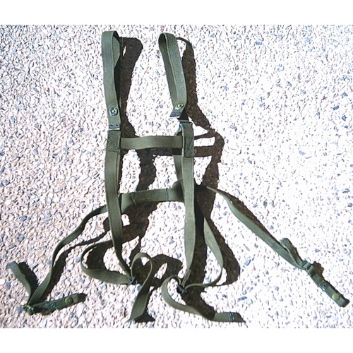 M1956 AUST SLEEPING BAG CARRIER (SPIDER)